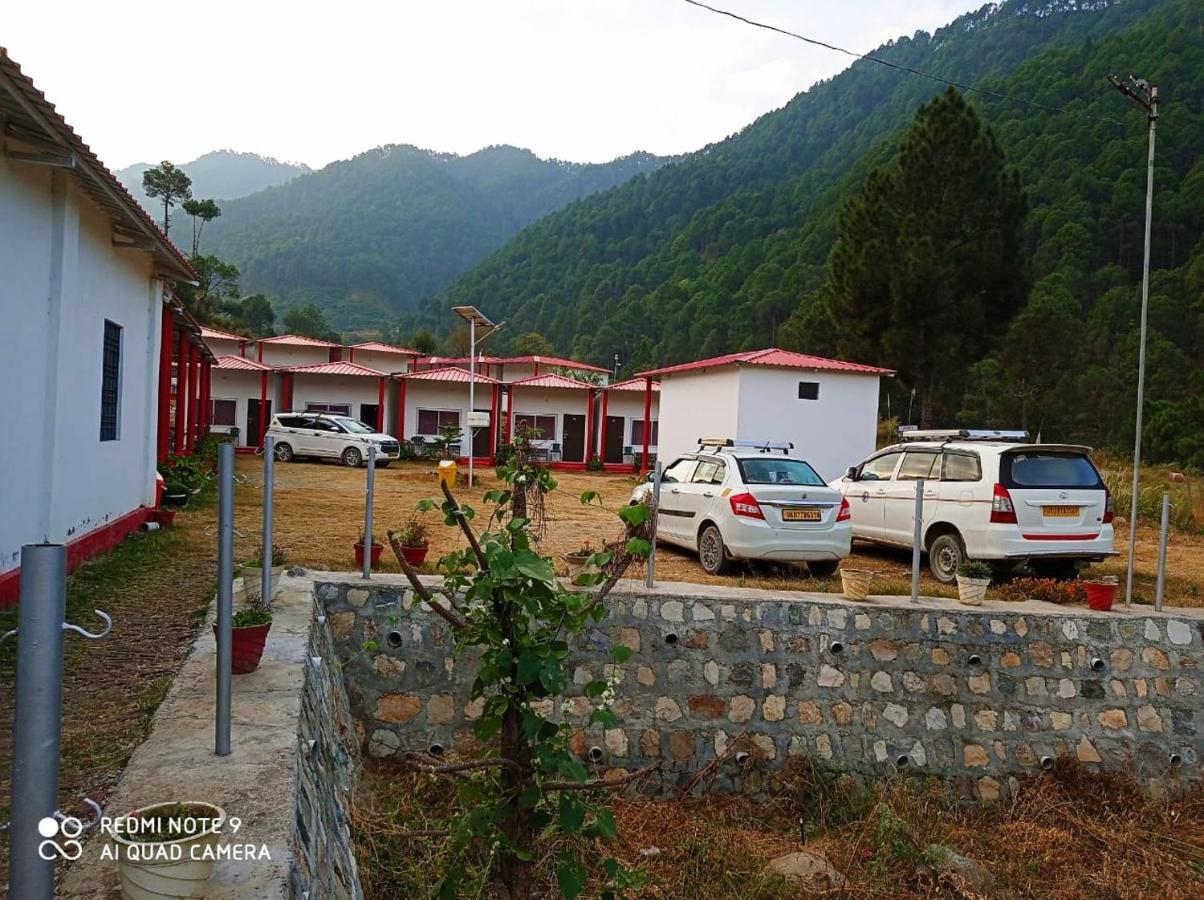Rigveda Resort Barkot エクステリア 写真